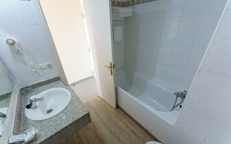 Checkin Catalonia - hotel - letecký zájazd CK Turancar - Španielsko, Calella