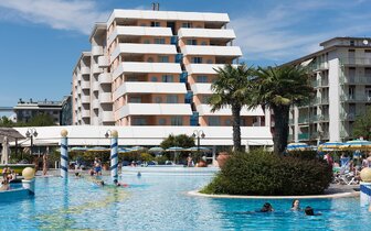Hotel Aparthotel Holiday - zájazd CK Turancar - Taliansko - Bibione 