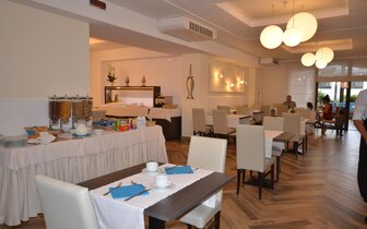 Hotel & Aparthotel Olimpia - zájazd CK Turancar - Taliansko - Bibione  Hotel & Aparthotel Olimpia - zájazd CK Turancar - Taliansko - Bibione