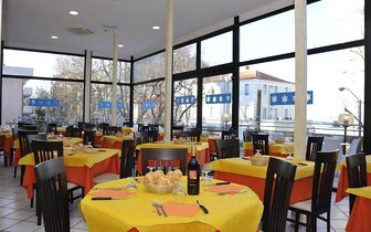 Hotel Fantasy - zájazd CK Turancar - Taliansko - Rimini