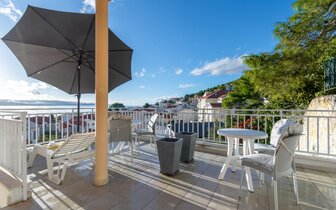 Apartmány Jakeševič - terasa - autobusový zájazd CK Turancar - Chorvátsko, Baška Voda