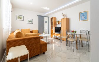 Apartmány Jakeševič - apartmán - autobusový zájazd CK Turancar - Chorvátsko, Baška Voda