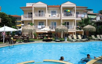 Hotel Potos - exteriér - autobusový zájazd CK Turancar - Grécko, Thasos, Limenariaria Hotel Potos - exteriér - autobusový zájazd CK Turancar - Grécko, Thasos, Limenariaria