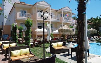 Hotel Potos - exteriér - autobusový zájazd CK Turancar - Grécko, Thasos, Limenariaria Hotel Potos - exteriér - autobusový zájazd CK Turancar - Grécko, Thasos, Limenariaria