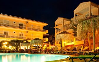 Hotel Potos - exteriér - autobusový zájazd CK Turancar - Grécko, Thasos, Limenariaria Hotel Potos - exteriér - autobusový zájazd CK Turancar - Grécko, Thasos, Limenariaria