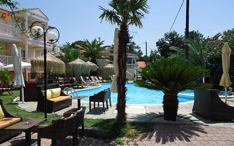 Hotel Potos - exteriér - autobusový zájazd CK Turancar - Grécko, Thasos, Limenariaria Hotel Potos - exteriér - autobusový zájazd CK Turancar - Grécko, Thasos, Limenariaria