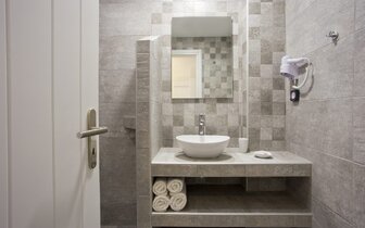 Hotel Alexandra - kúpeľňa - Santorini - Kamari - letecký zájazd CK TURANCAR