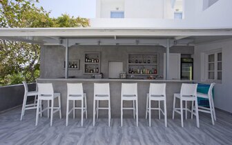 Hotel Alexandra - beach bar - Santorini - Kamari - letecký zájazd CK TURANCAR