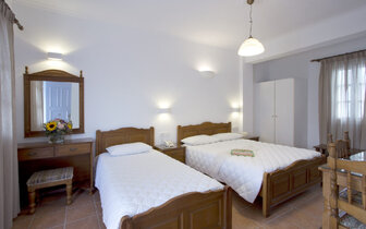 Hotel Alexandra - izba - Santorini - Kamari - letecký zájazd CK TURANCAR