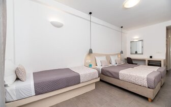 Hotel Alexandra - izba - Santorini - Kamari - letecký zájazd CK TURANCAR