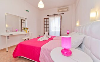 Hotel Iliada Odysseas - Santorini - izba -  letecký zájazd CK TURANCAR