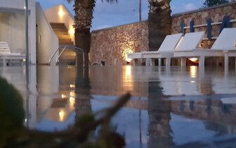 Hotel Iliada Odysseas - Santorini - exteriér - bazén -  letecký zájazd CK TURANCAR