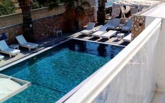 Hotel Iliada Odysseas - Santorini - exteriér - bazén -  letecký zájazd CK TURANCAR