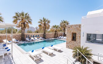 Hotel Iliada Odysseas - Santorini - exteriér - bazén -  letecký zájazd CK TURANCAR