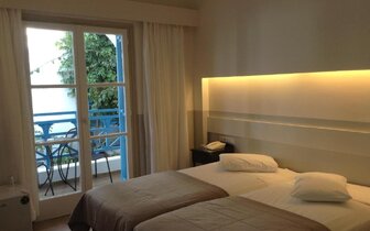 Hotel Kamari beach - Santorini - izba -  letecký zájazd CK TURANCAR