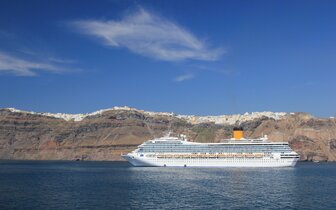 Santorini - loď v kaldere  - letecký poznávací zájazd CK TURANCAR