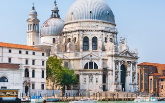 CK Turancar, Letecký poznávací zájazd, Taliansko, Karnevalové Benátky a výlet do Padovy, Bazilika Santa Maria della Salut