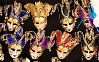 CK Turancar, Letecký poznávací zájazd, Taliansko, Karnevalové Benátky a výlet do Padovy, masky