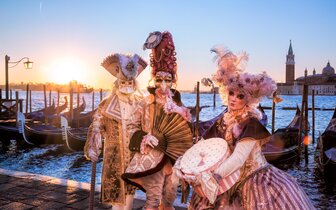 CK Turancar, Letecký poznávací zájazd, Taliansko, Karnevalové Benátky a výlet do Padovy, masky