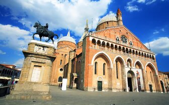 CK Turancar, Letecký poznávací zájazd, Taliansko, Karnevalové Benátky a výlet do Padovy, Saint Anthony Church
