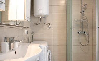 Ante - kúpeľňa -  autobusový zájazd CK Turancar - Chorvátsko - Dugi Rat