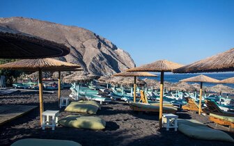 Perissa beach - pláž - letecký zájazd CK TURANCAR