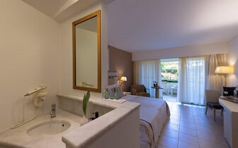 Santa Marina Plaza Giannoulis - izba Economy - letecký zájazd CK Turancar - Kréta, Agia Marina