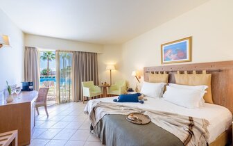 Santa Marina Plaza Giannoulis - izba s výhľadom na bazén - letecký zájazd CK Turancar - Kréta, Agia Marina