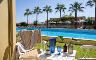 Santa Marina Plaza Giannoulis - izba s výhľadom na bazén - letecký zájazd CK Turancar - Kréta, Agia Marina