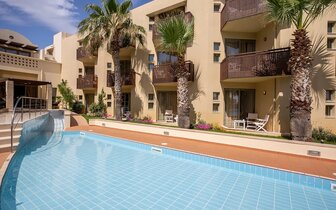 Santa Marina Plaza Giannoulis - izba s výhľadom na bazén - letecký zájazd CK Turancar - Kréta, Agia Marina