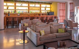 Santa Marina Plaza Giannoulis - bar - letecký zájazd CK Turancar - Kréta, Agia Marina