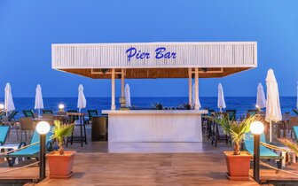 Crystal Centro - bar na móle - letecký zájazd CK Turancar - Turecko, Lara