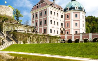 CK Turancar, autobusový poznávací zájazd, Zlatý český trojuholník, hrad Bečov CK Turancar, autobusový poznávací zájazd, Zlatý český trojuholník, hrad Bečov