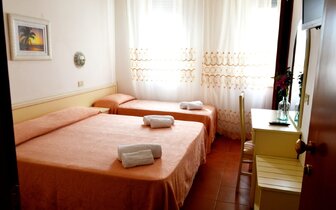 Hotel CIRENE v letovisku Rimini, dovolenka autobusovou a individuálnou dopravou CK TURANCAR