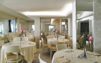 Scoglio Della Galea Resort & Spa - jedáleň - letecký zájazd od CK Turancar - Taliansko, Kalábria