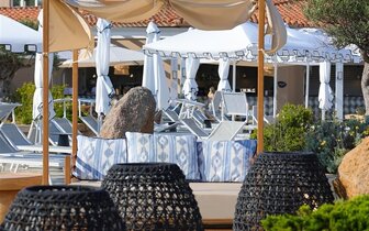 Mangia´s Sardinia Resort - terasa - letecký zájazd CK Turancar - Taliansko - Sardínia