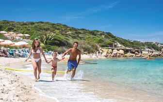 Mangia´s Sardinia Resort - pláž - letecký zájazd CK Turancar - Taliansko - Sardínia