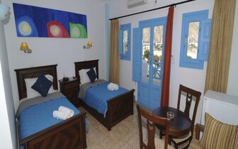 Hotel Perissa bay - Santorini - Perissa - izba - letecký zájazd CK TURANCAR