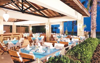 Champion Holiday Village - terasa - letecký zájazd CK Turancar - Turecko, Kemer