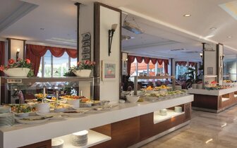 Pine House - bufetové stoly - letecký zájazd CK Turancar - Turecko, Kemer