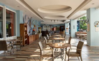 Pine House - terasa - letecký zájazd CK Turancar - Turecko, Kemer