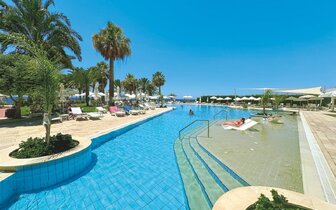 Venus Beach Hotel – bazén– letecký zájazd CK Turancar – Cyprus, Paphos