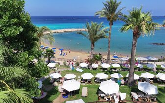 Golden Coast Beach – pláž – letecký zájazd CK Turancar – Cyprus, Protaras