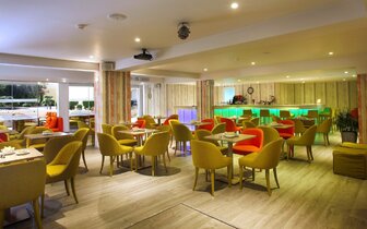 Malama Beach Holiday Village – reštaurácia – letecký zájazd CK Turancar – Cyprus, Protaras