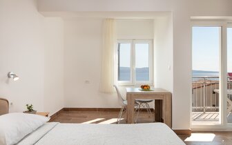 Villa Lana - spálňa - autobusový zájazd CK Turancar - Chorvátsko, Omiš, Nemira