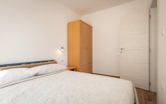 Villa Lana - spálňa - autobusový zájazd CK Turancar - Chorvátsko, Omiš, Nemira