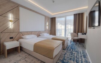 Tara – izba – letecký zájazd CK Turancar – Čierna Hora - Bečiči