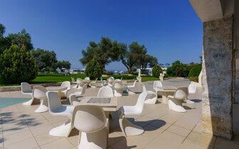 Palmariva Beach Hotel – terasa – letecký zájazd CK Turancar – Grécko - Evia
