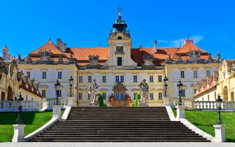 CK Turancar, autobusový poznávací zájazd, Morava, zámok Valtice CK Turancar, autobusový poznávací zájazd, Morava, zámok Valtice