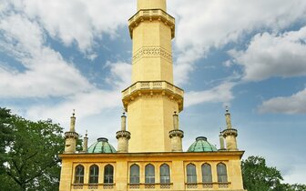 CK Turancar, autobusový poznávací zájazd, Morava, Lednice, minaret CK Turancar, autobusový poznávací zájazd, Morava, Lednice, minaret